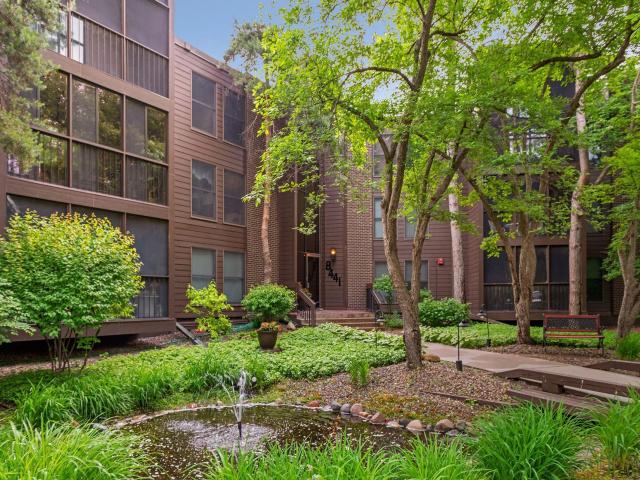 8441 Irwin Road Unit 202 Bloomington MN 55437 - MLS# 6793572