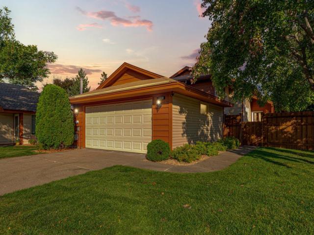 5328 Emerald Way Apple Valley MN 55124 - MLS# 6794109