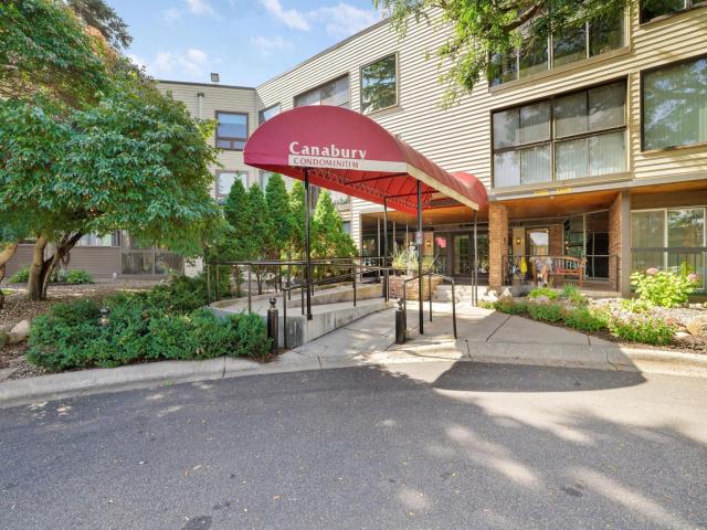 2485 Canabury Drive Unit 212 Saint Paul MN 55117 - MLS# 6794419