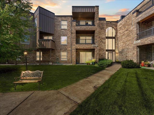2220 Midland Grove Road Unit 307 Saint Paul MN 55113 - MLS# 6794420