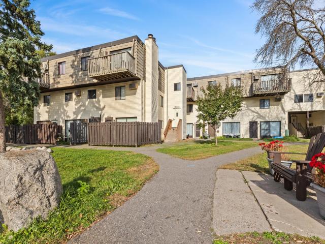 7468 72nd Lane N Unit 302 Minneapolis MN 55428 - MLS# 6794522