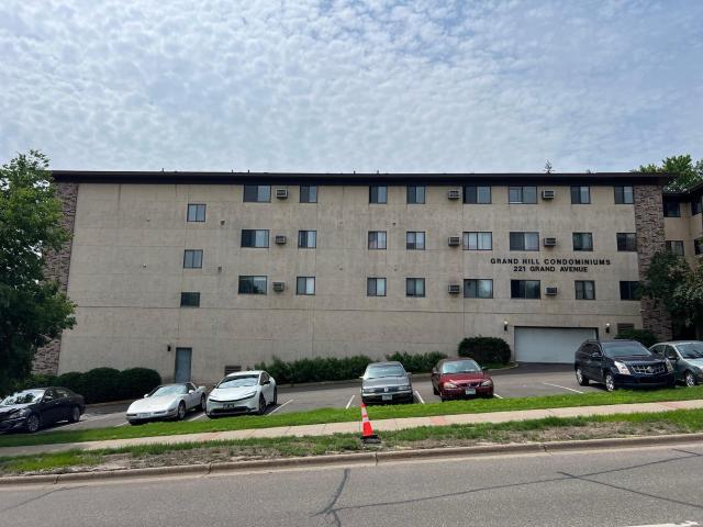 221 Grand Avenue W Unit 104 South Saint Paul MN 55075 - MLS# 6795126