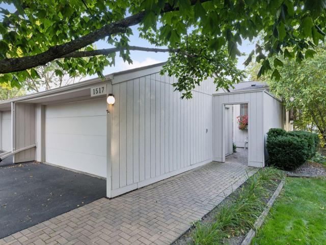 1517 Black Oaks Place N Minneapolis MN 55447 - MLS# 6797206