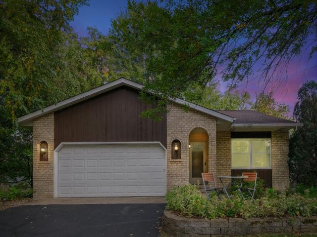 1329 Carriage Road Woodbury MN 55125 - MLS# 6797243