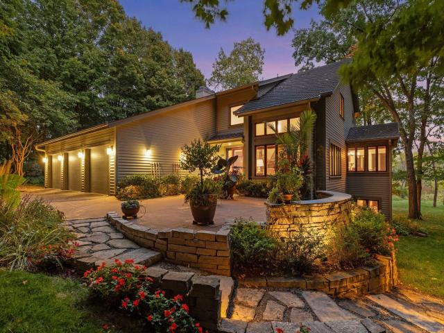 100 Black Oaks Lane N Wayzata MN 55391 - MLS# 6797279