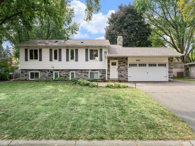 9741 102nd Place N Maple Grove MN 55369 - MLS# 6797785