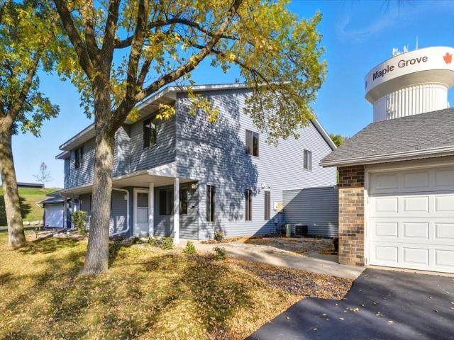 9477 Ranchview Lane N Maple Grove MN 55369 - MLS# 6797933