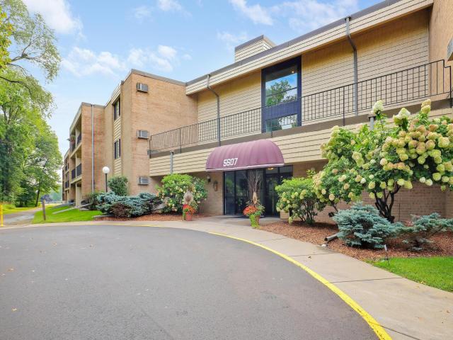 5607 Green Circle Drive Unit 210 Minnetonka MN 55343 - MLS# 6797946