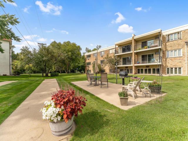 4401 Parklawn Avenue Unit 105W Edina MN 55435 - MLS# 6798178