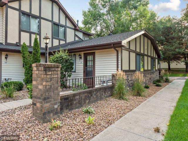1101 W Royal Oaks Drive Saint Paul MN 55126 - MLS# 6798263