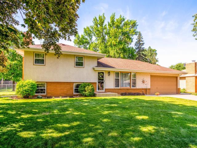 80 Logan Parkway NE Minneapolis MN 55432 - MLS# 6798460