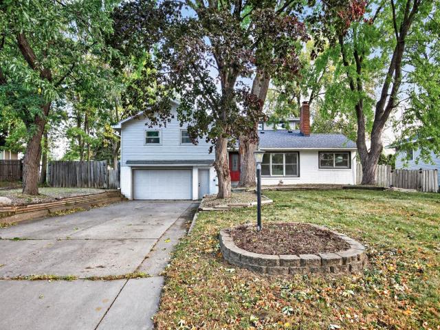 304 Valley High Road Burnsville MN 55337 - MLS# 6799604
