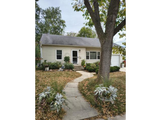 109 S Cedar Street Chaska MN 55318 - MLS# 6799715