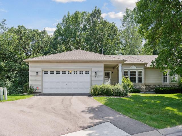 913 Carriage Lane Chaska MN 55318 - MLS# 6799962