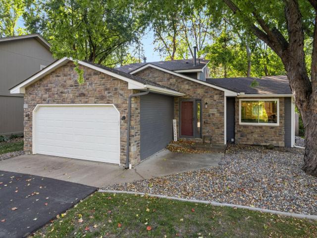 2009 Flag Avenue N Golden Valley MN 55427 - MLS# 6800118