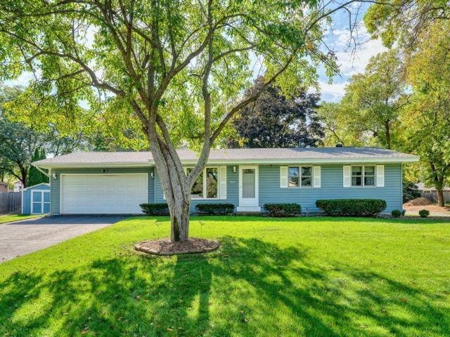 2247 Walnut Court S Saint Paul MN 55112 - MLS# 6800611