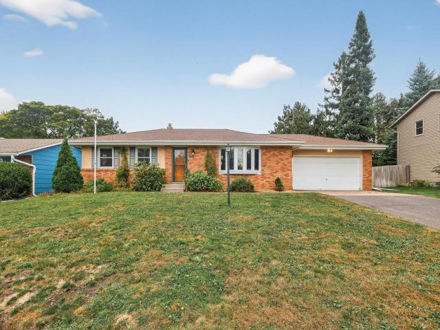 2237 Maple Lane E Maplewood MN 55109 - MLS# 6801054