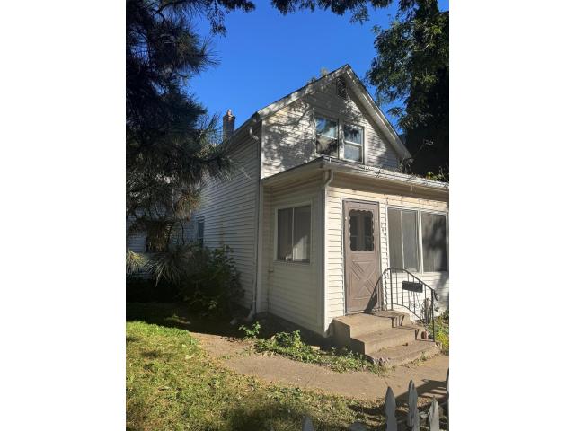 949 Conway Street Saint Paul MN 55106 - MLS# 6801827