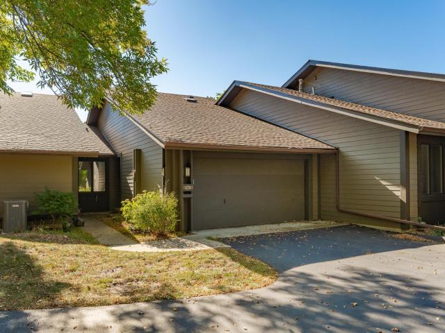 1251 19th Avenue NE Rochester MN 55906 - MLS# 6802033