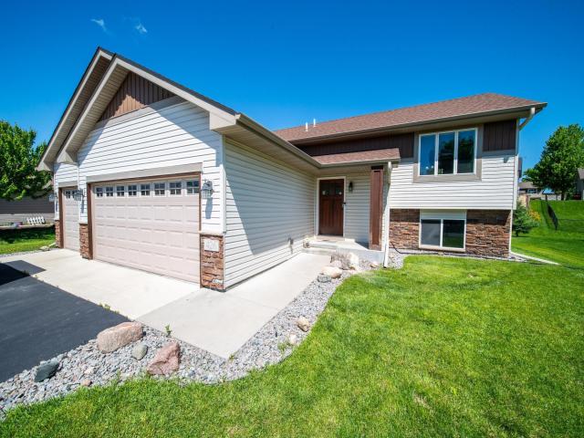 426 Creek Avenue Delano MN 55328 - MLS# 6802607