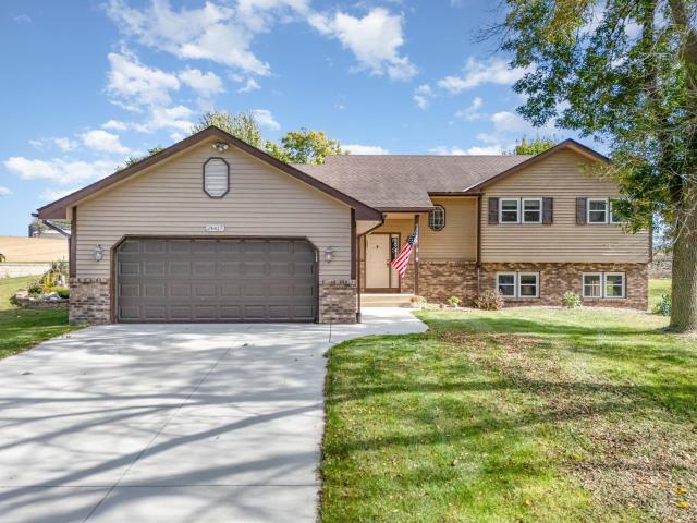 24417 E Cedar Lake Drive New Prague MN 56071 - MLS# 6802642