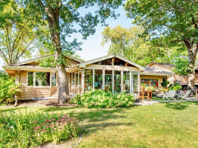 33 19th Avenue SW Saint Paul MN 55112 - MLS# 6802890