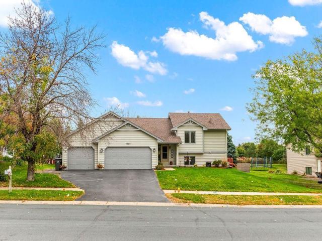 1250 Lake Susan Hills Drive Chanhassen MN 55317 - MLS# 6803523