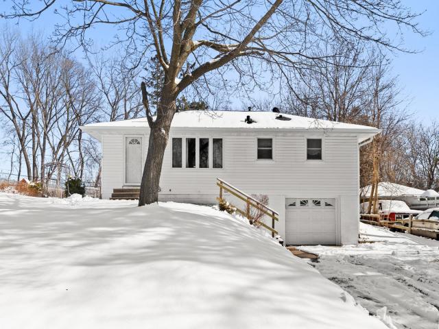 305 Greystone Avenue N Saint Paul MN 55128 - MLS# 6808436