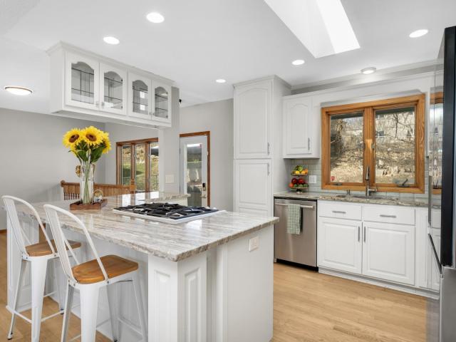 5124 Heritage Hills Drive Minneapolis MN 55437 - MLS# 6810288