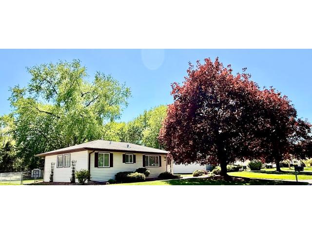 2018 Jade Lane Saint Paul MN 55122 - MLS# 6811346