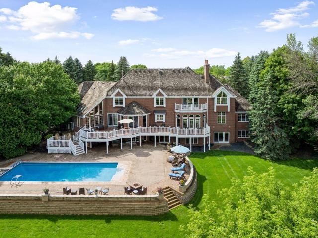 10 Apple Orchard Court Saint Paul MN 55110 - MLS# 6818725