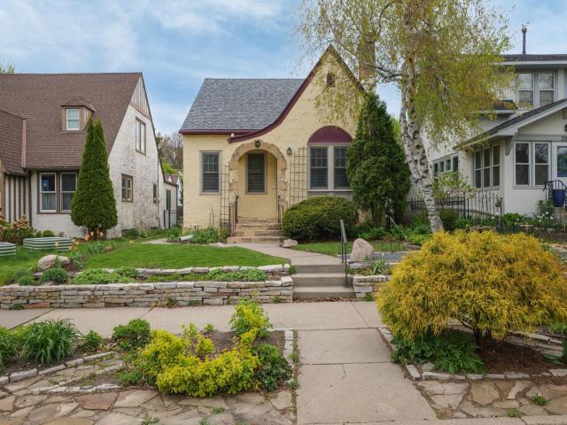2095 James Avenue Saint Paul MN 55105 - MLS# 6825240