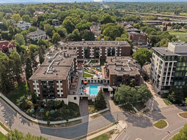 48 Groveland Terrace Unit B101 Minneapolis MN 55403 - MLS# 6826653