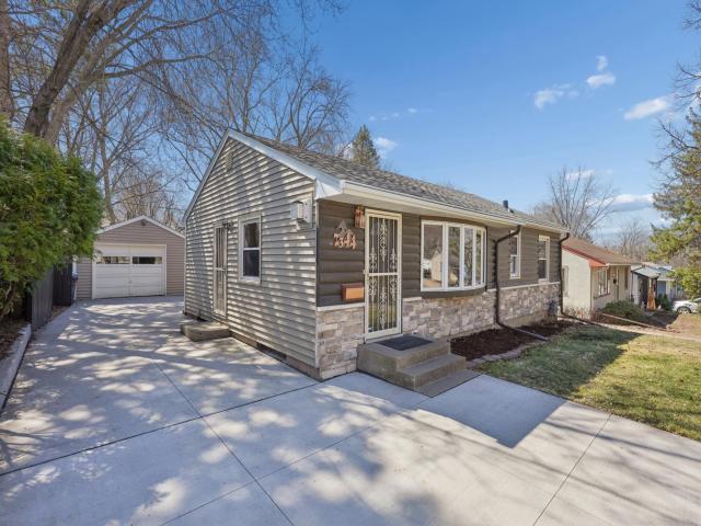 2344 Cowern Place E Saint Paul MN 55109 - MLS# 7003866