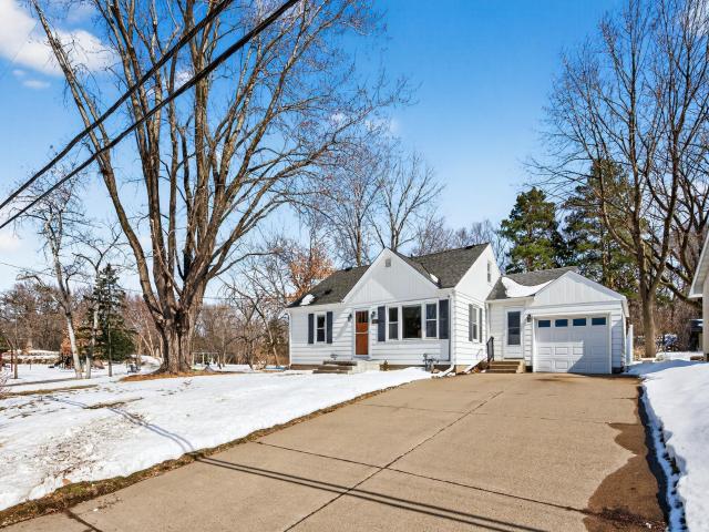 1946 Chatsworth Street N Saint Paul MN 55113 - MLS# 7006244