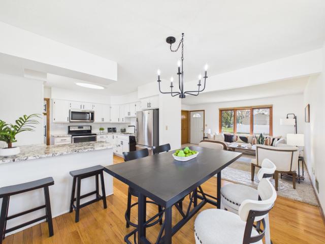 9952 95th Avenue N Maple Grove MN 55369 - MLS# 7007976