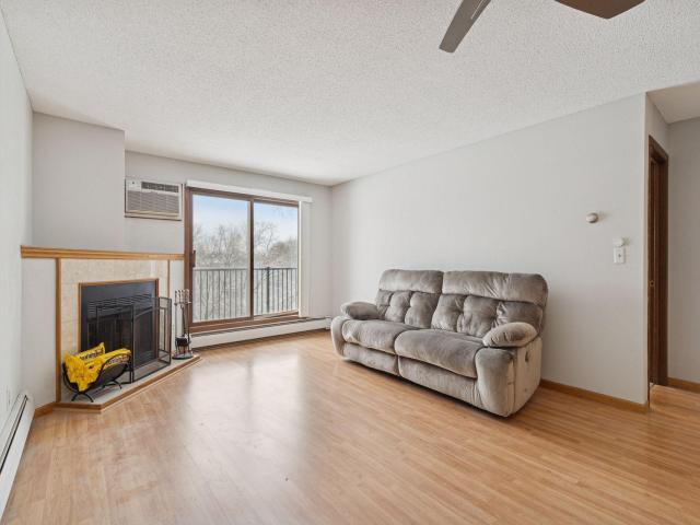 3440 Golfview Drive Unit 211 Saint Paul MN 55123 - MLS# 7009207