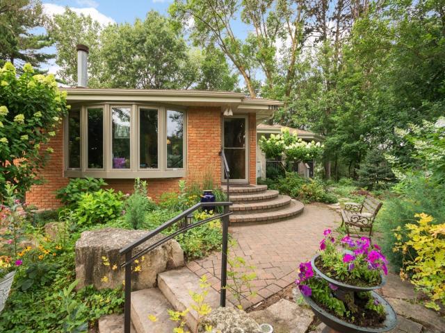 6911 Booth Avenue Inver Grove Heights MN 55076 - MLS# 7009468