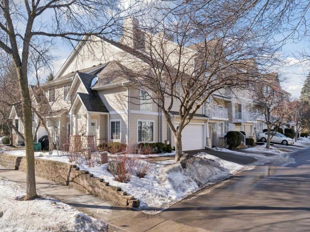 626 Willoughby Way W Hopkins MN 55305 - MLS# 7012402