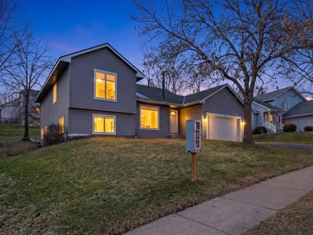 1574 Lake Susan Hills Drive Chanhassen MN 55317 - MLS# 7015861