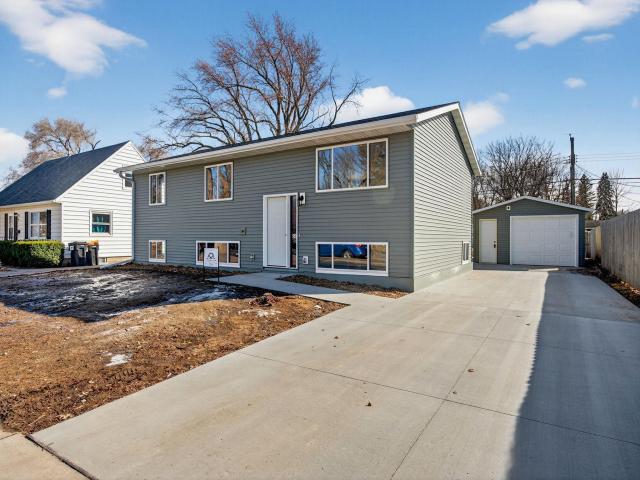 810 13th Street SE Rochester MN 55904 - MLS# 7017485