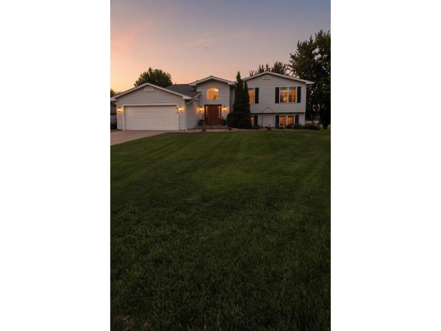 812 Larkspur Court Shakopee MN 55379 - MLS# 7017507