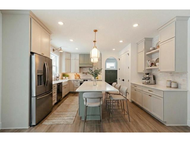 2816 Oxford Street N Saint Paul MN 55126 - MLS# 7019822