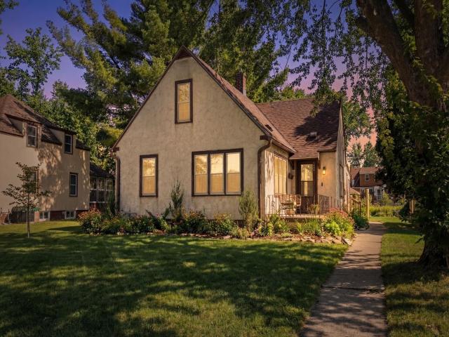 729 6th Avenue SW Faribault MN 55021 - MLS# 7020141