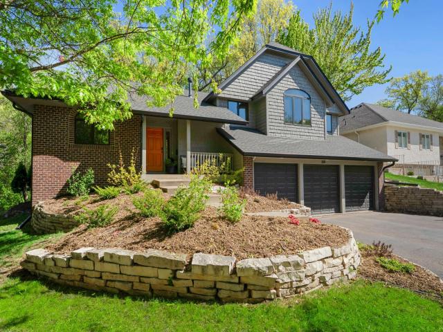 300 Dearborn Court Edina MN 55343 - MLS# 7021164