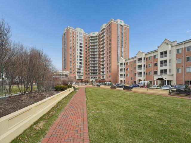 6600 Lyndale Avenue S Unit 402 Minneapolis MN 55423 - MLS# 7021199