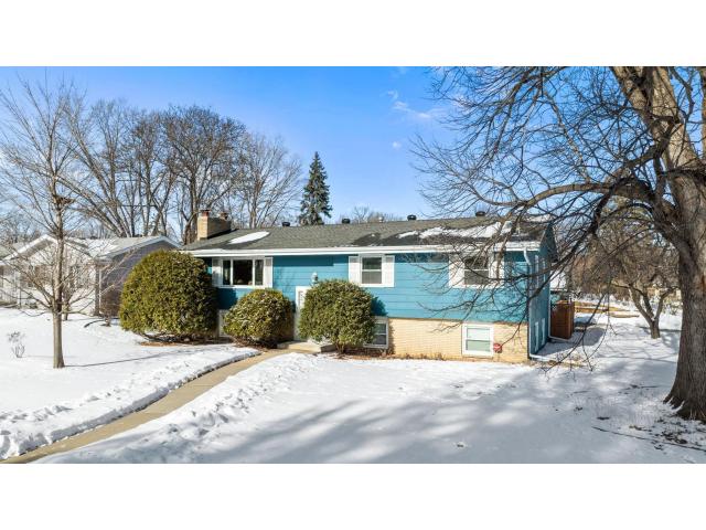 8400 27th Place N Minneapolis MN 55427 - MLS# 7022365