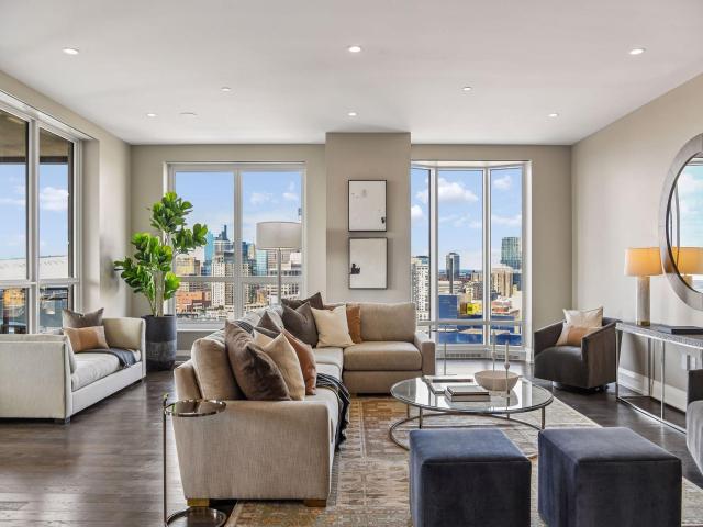 1111 W River Parkway Unit 21B Minneapolis MN 55415 - MLS# 7023800