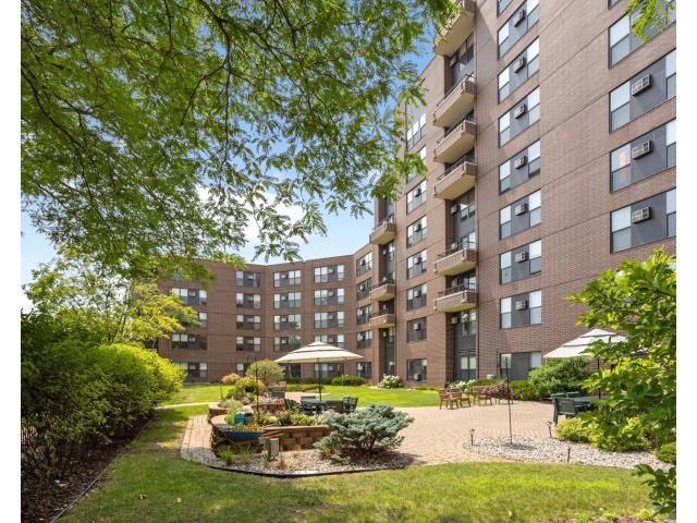 7600 Golden Valley Road Unit 706 Golden Valley MN 55427 - MLS# 7024361