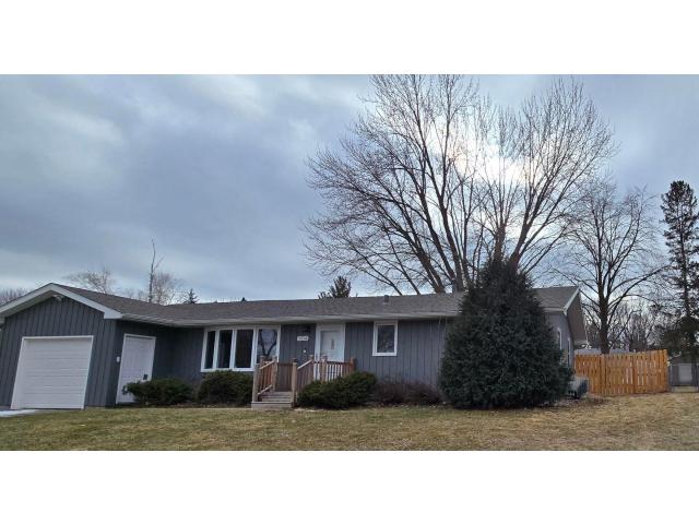 1014 Maplehill Drive Albert Lea MN 56007 - MLS# 7025242